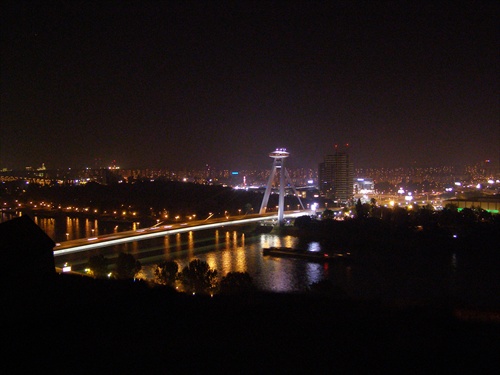 Nočná Bratislava