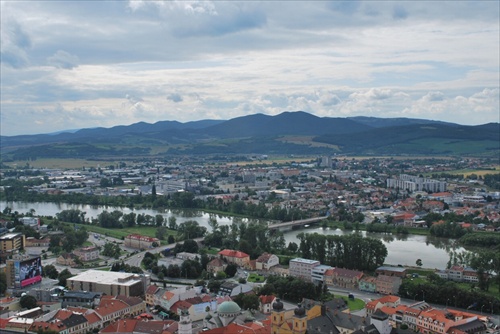 pohľad na Trenčín z Trenčianskeho hradu 1