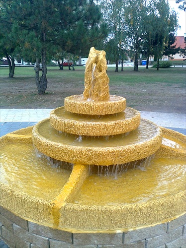 nová fontána v Gbeloch