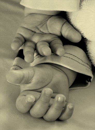 Moje malé milé najmilšie ruky na svete...