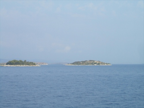 More a dva ostrovy