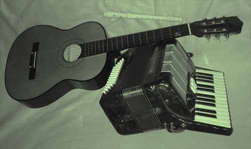 hudobné nástroje do čb