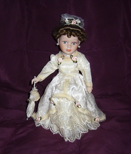 porcelánová bábika 4