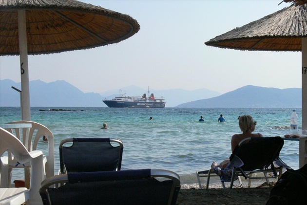Na pláži v Aegina