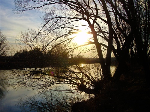 Západ slnka nad riekou Nitra