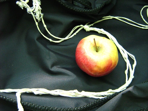 Jablko v objatí