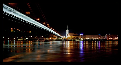 noc nad vyliatym Dunajom
