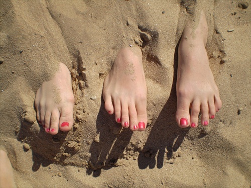 Nohy na pláži