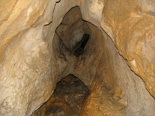 jaskyne a priepasti