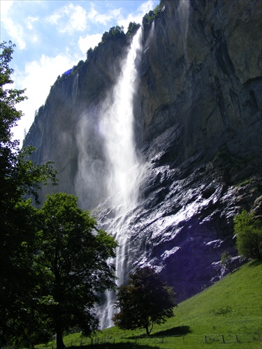 vodopad Lauterbrunnen Svajciarsko