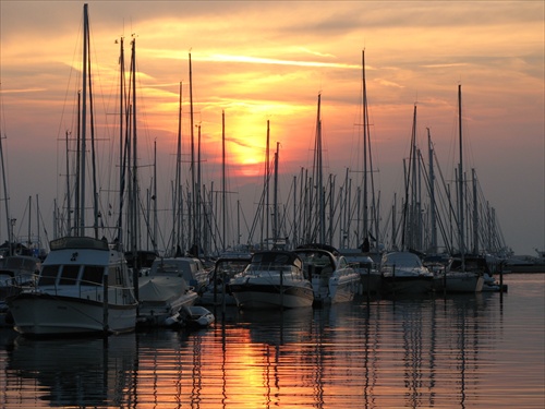 Západ slnka v prístave