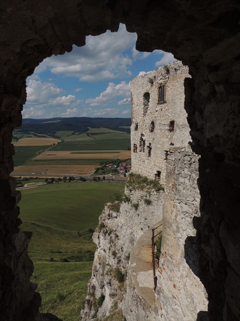 Spišský hrad - pohľad cez okno