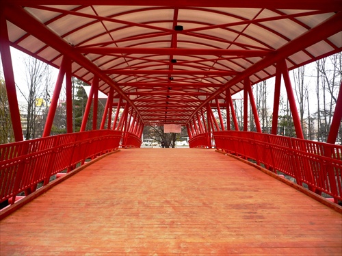 most v červenom