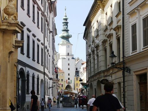 Ruch a idyla starého mesta Bratislavy