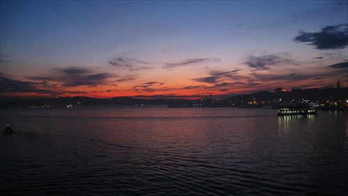 Nočný Istanbul