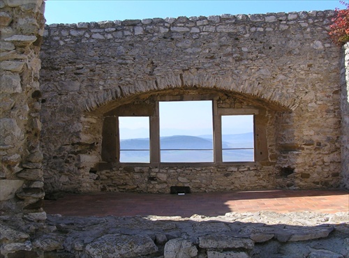 okno na Spišskom hrade