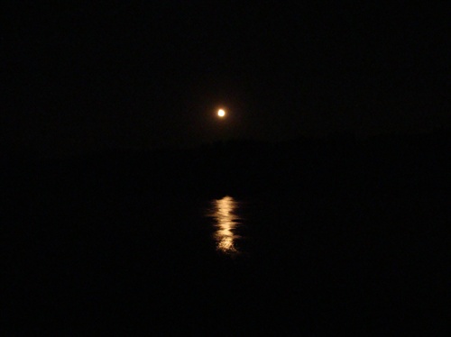 mesiac nad vodou