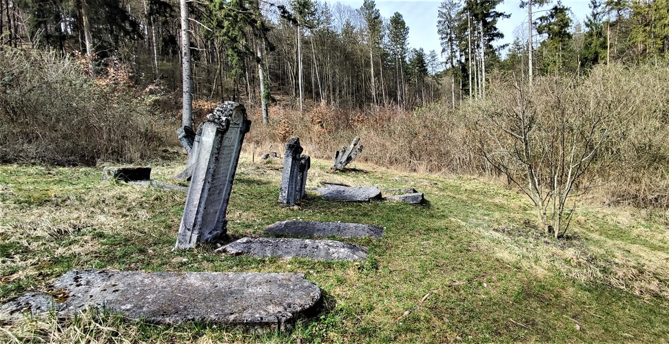 židovský cintorín.Marec-2023.