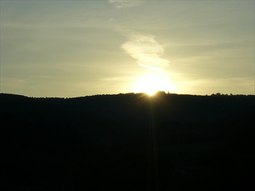 západ slnka nad Krivoklátom
