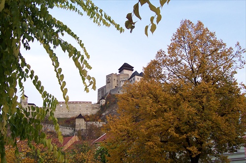 Trenčín - jeseň pod hradom