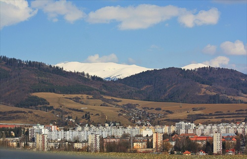 Brezno a jeho pozadie