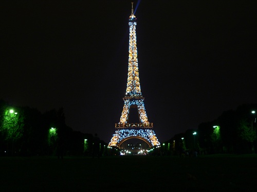 Romantika v Parizi