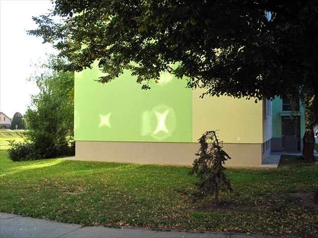 kríže na múre 2013 zelený