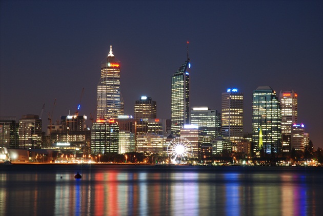 Perth v noci
