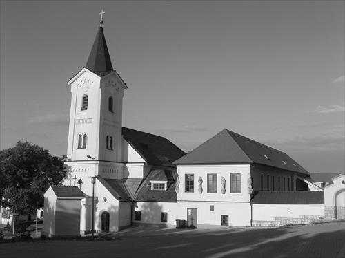 Kostol v čiernobielom