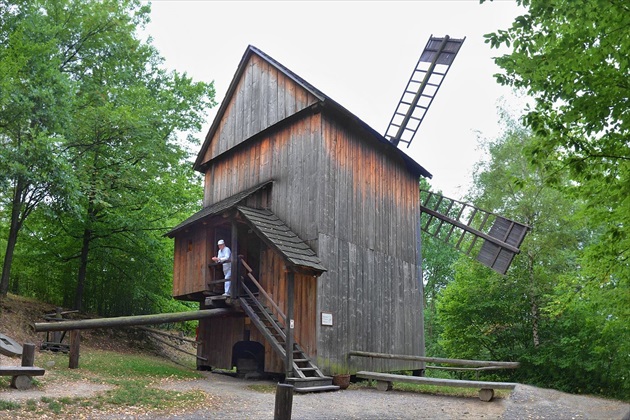 Větrný mlýn z Kladník - Valašská dedina -Rožnov pod radhoštem