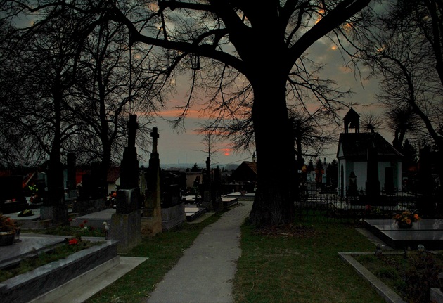 Večer na cintoríne II