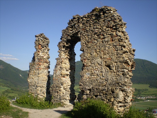 Zrúcanina Považského hradu
