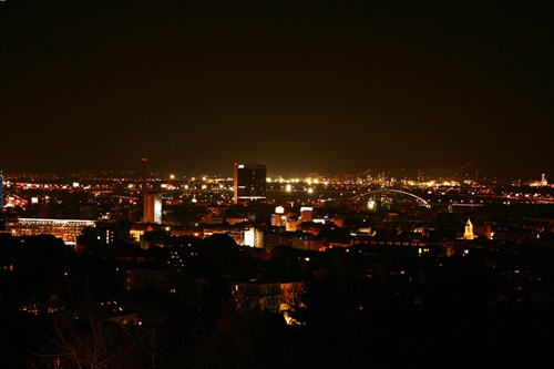 Mesto v noci