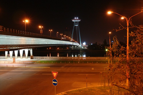 nočná Bratislava