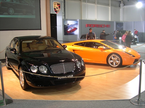 Bentley a Lamborghini
