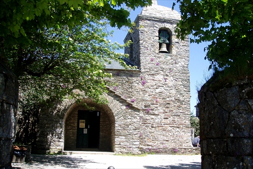 Camino de Santiago (70) .slávný kostolíkv  O Cebreiro  1306 m
