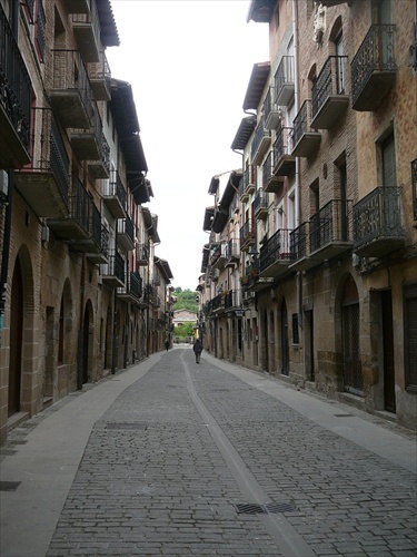 Camino Aragones (39) -Puente la Reina Calle Mayor