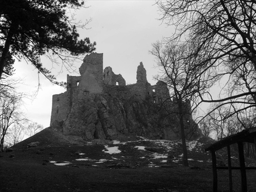 hrad Hrušov