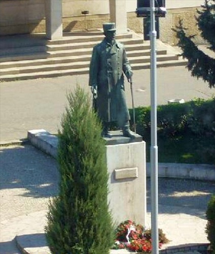 socha gen. M. R. Štefánika