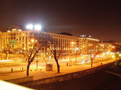 Nabrezie Bratislavy v noci