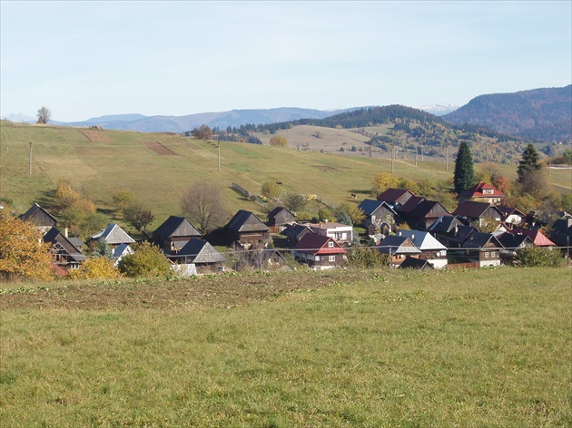 Dedina v údolí
