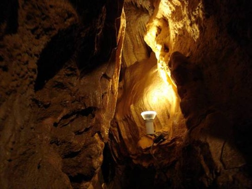 svetlo v podzemí