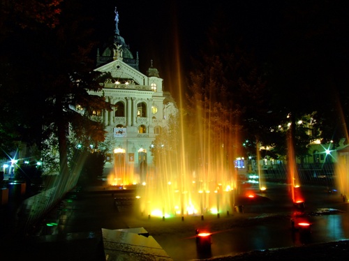 fontana pred divadlom III