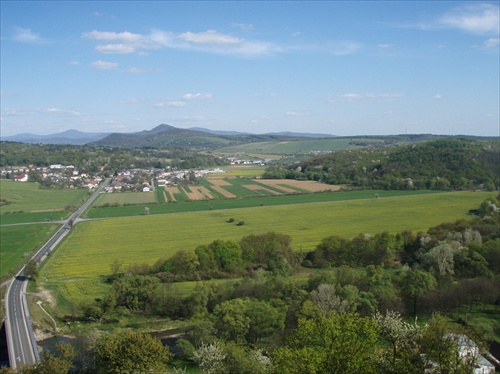 Výhľad z hradu Čičva
