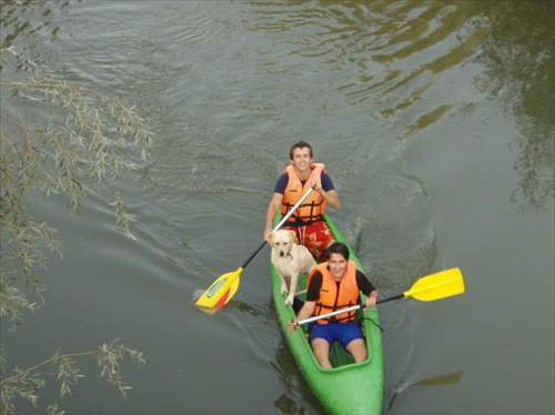 Dvaja v člne a pes