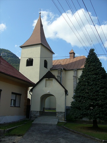 kostol v Kvačanoch