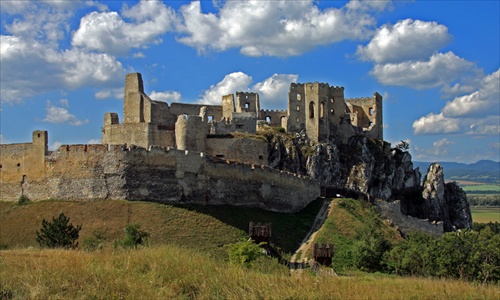 zrúcanina hradu - Beckov