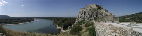 Devín, farebný sútok Moravy a Dunaja