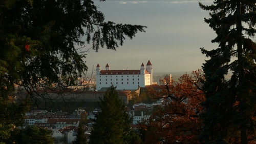 Bratislavský hrad - pohľad zo Slavína