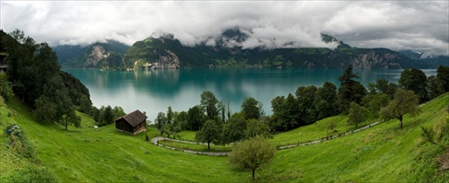 smaragdové vody Lucernského jezera